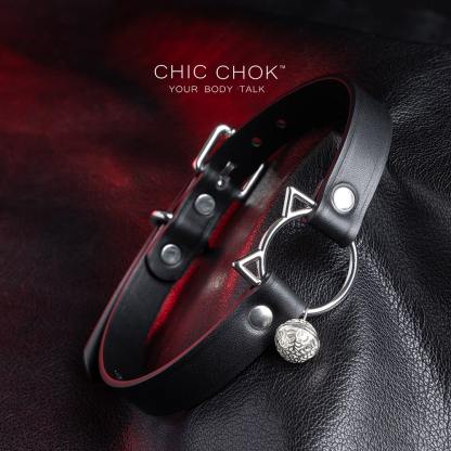 The Pleased Kitten( Black ) Collar chicchok collar with the leash buckle in front of the choker, to have better experience between couples.