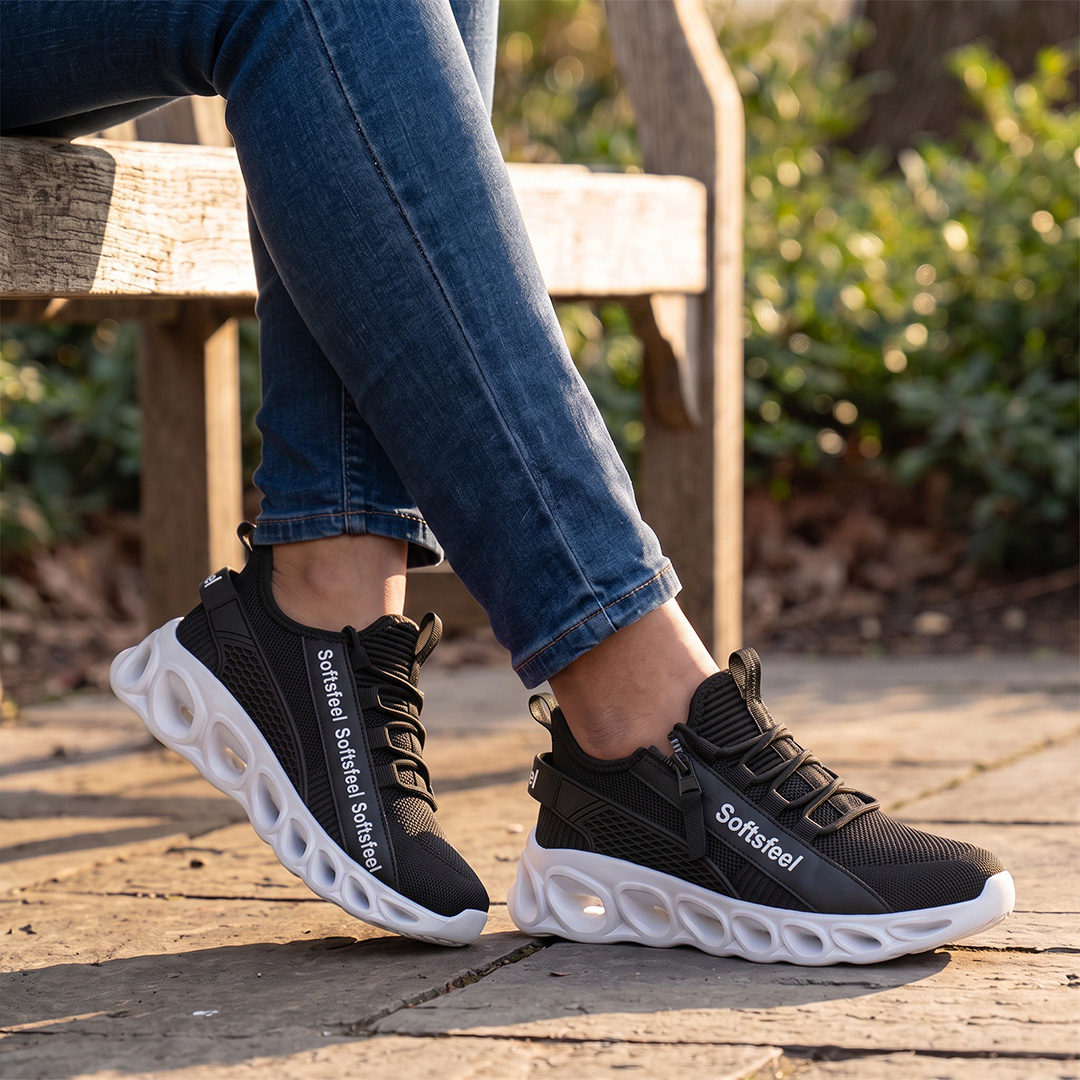 Men's Cloud Wanderer V7 - Black White