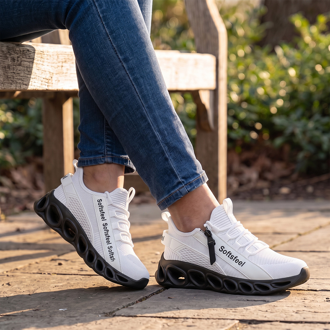 Men's Cloud Wanderer V7 - White Black