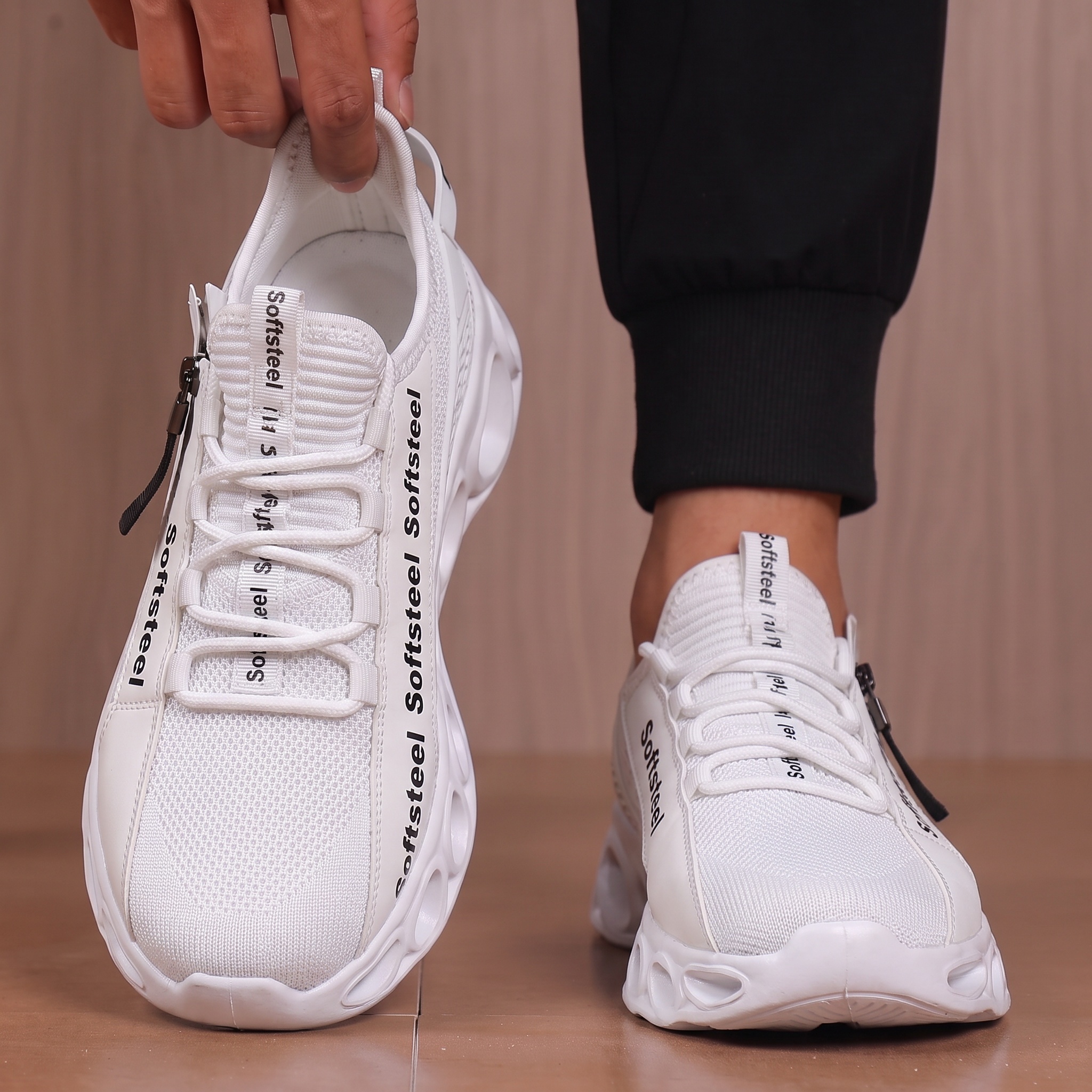 Men's Cloud Wanderer V7 - White