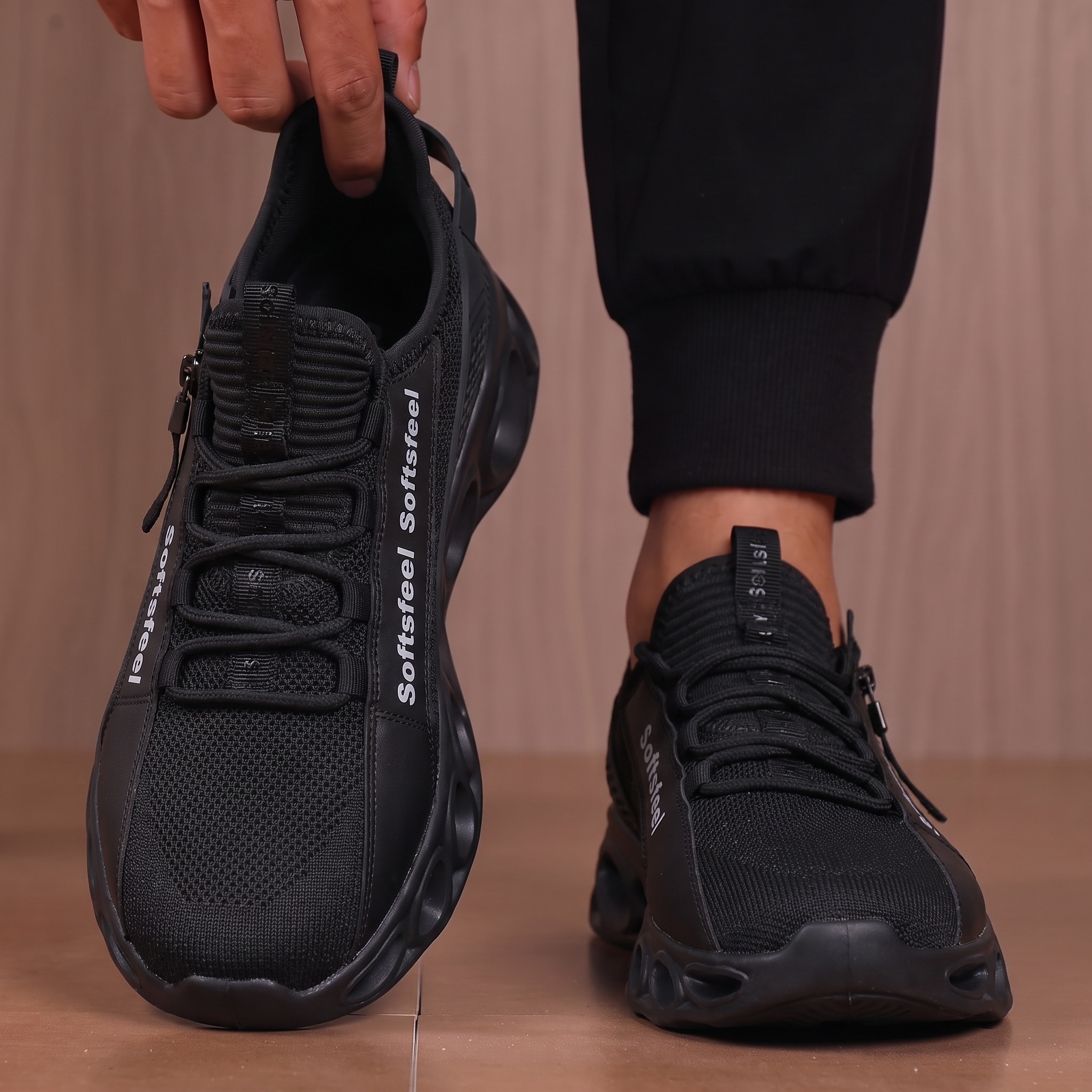 Men's Cloud Wanderer V7 - Black