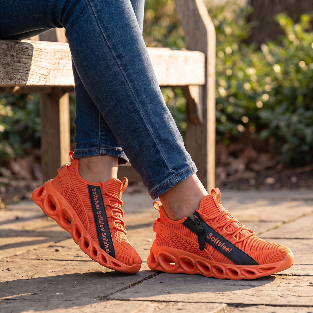 Men's Cloud Wanderer V7 - Orange