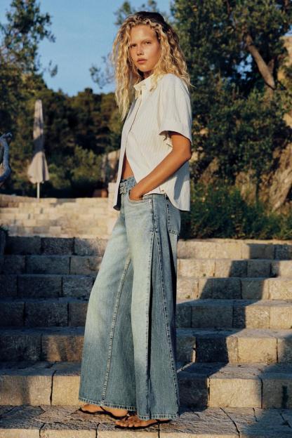 TRF MID-RISE PLEATED BELTED JEANS