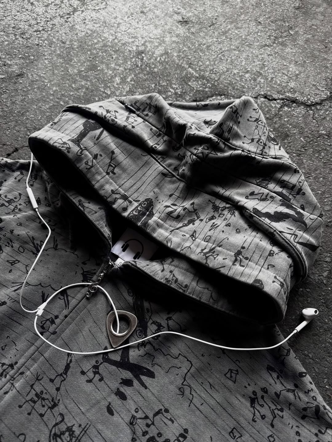 “WARCHESTRA” ZIP-UP