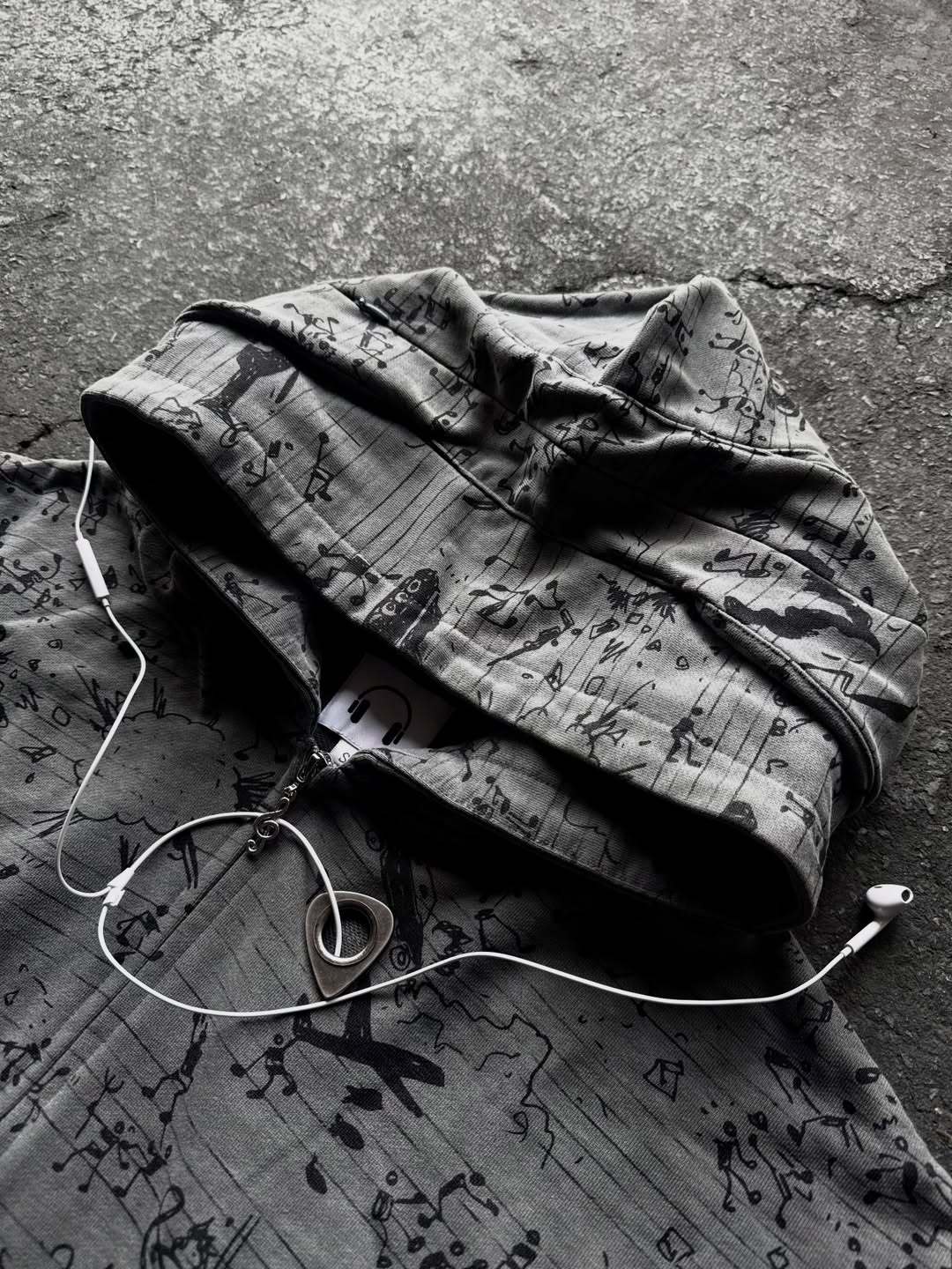 “WARCHESTRA” ZIP-UP