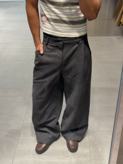 STRIPED PLEATED PANTS