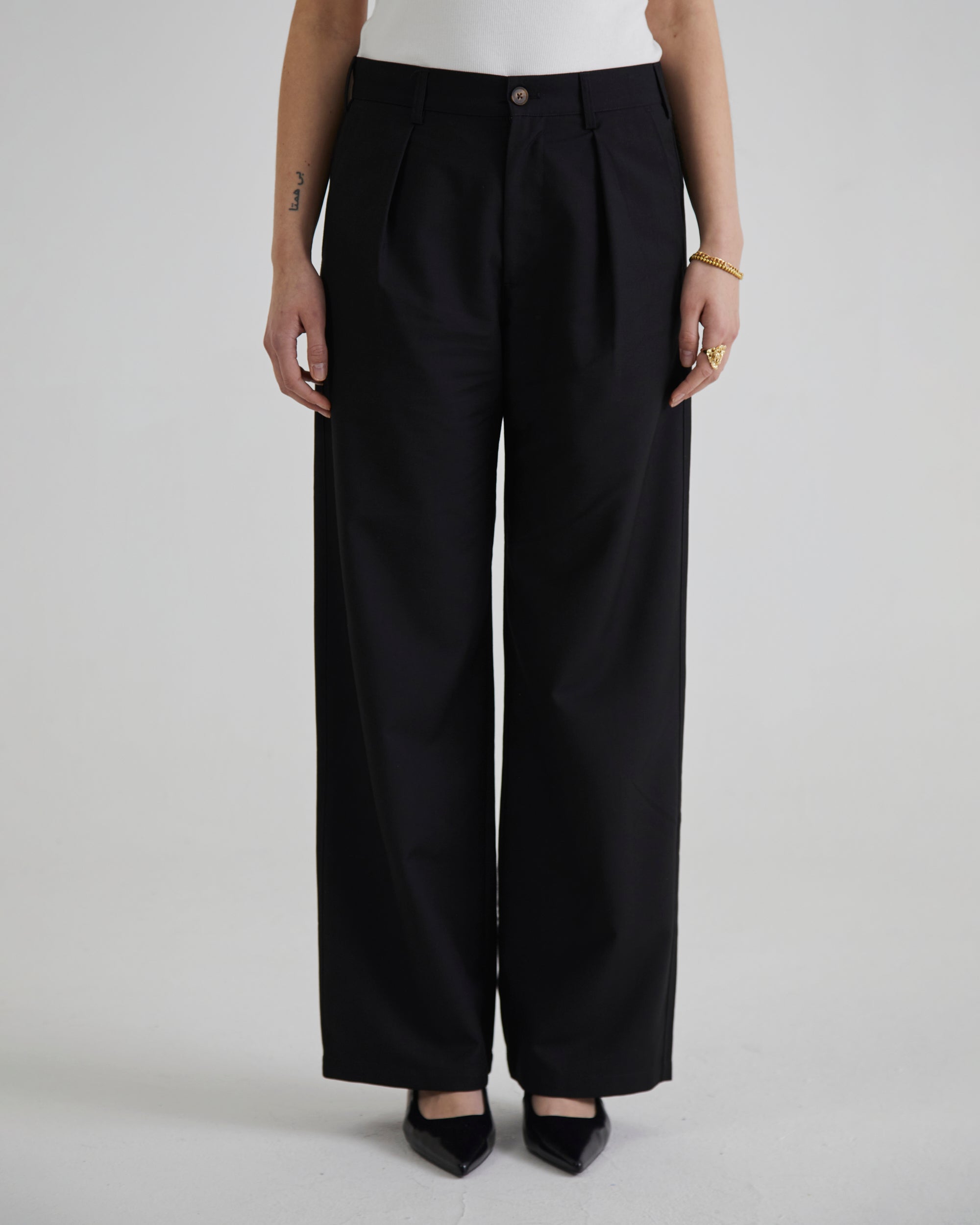 SOHO PLEATED PANTS