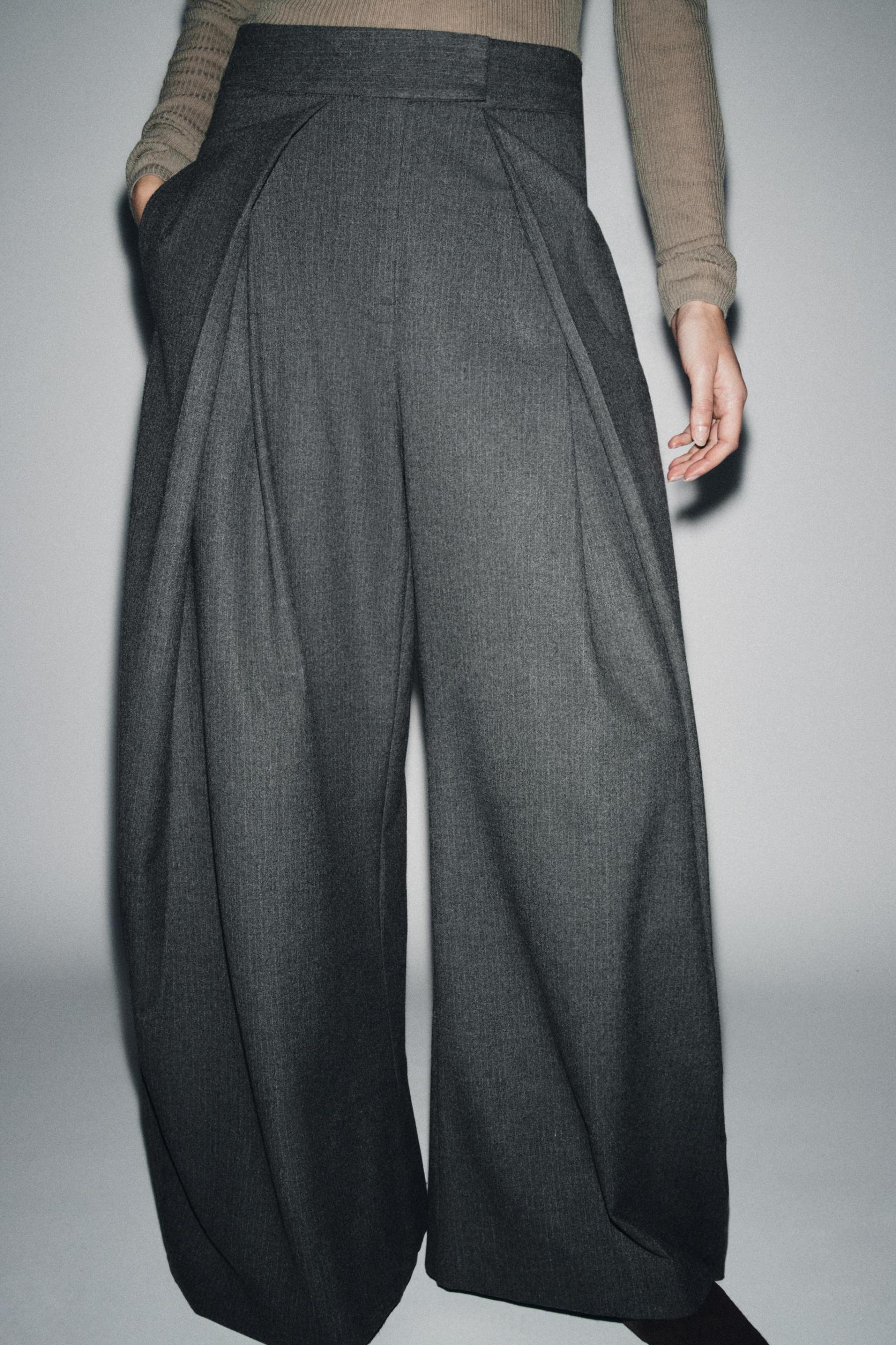 Pleated pants Veja
