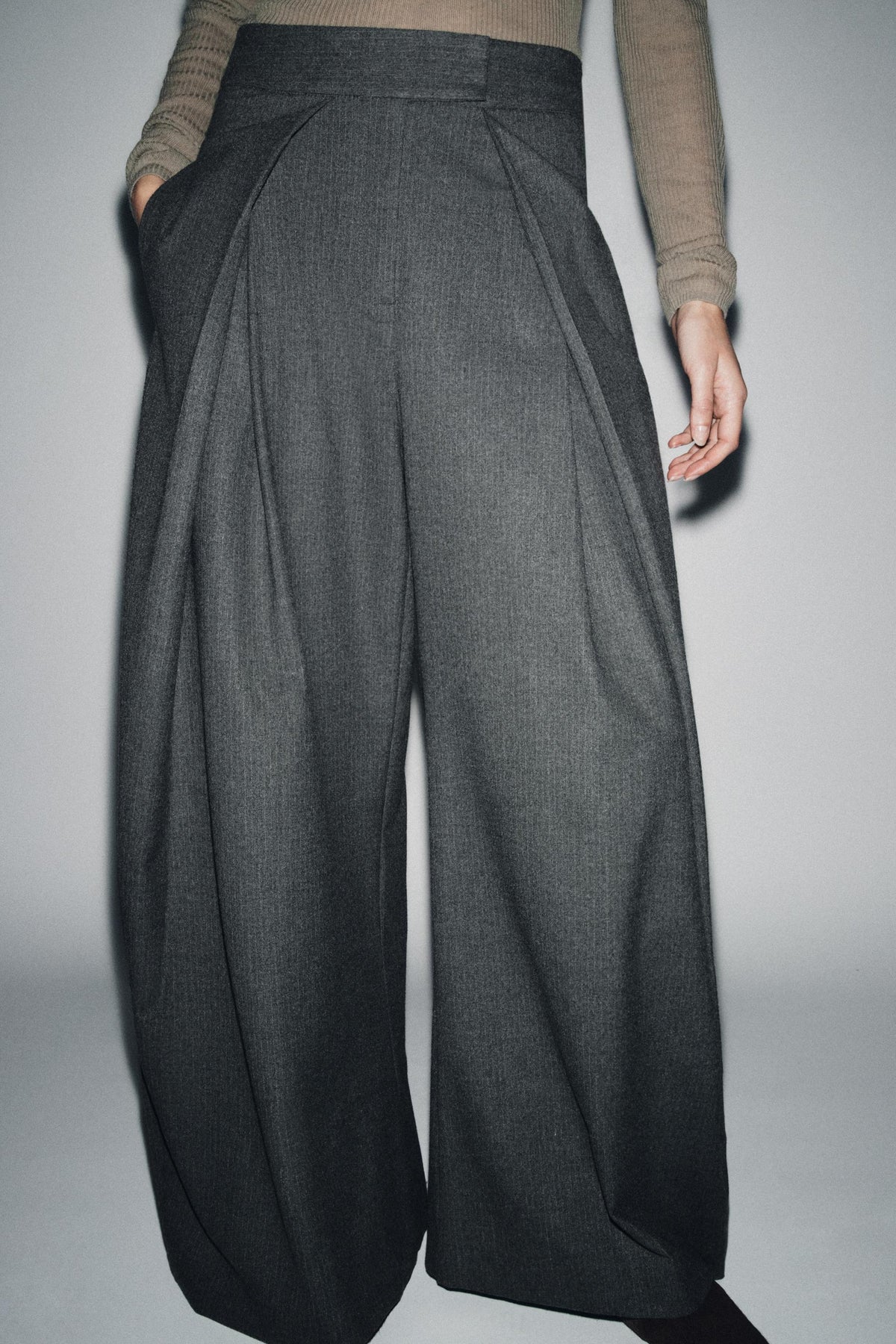 Pleated pants Veja