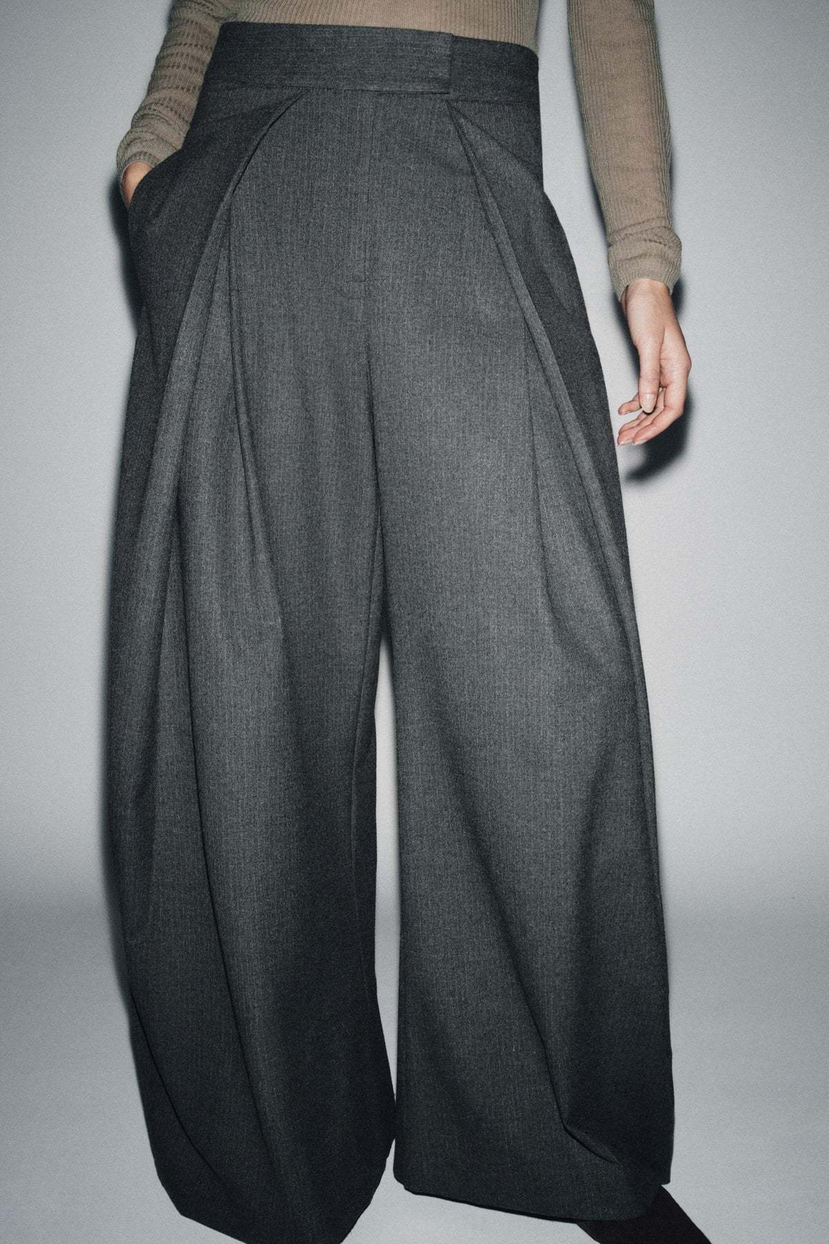 Pleated pants Veja