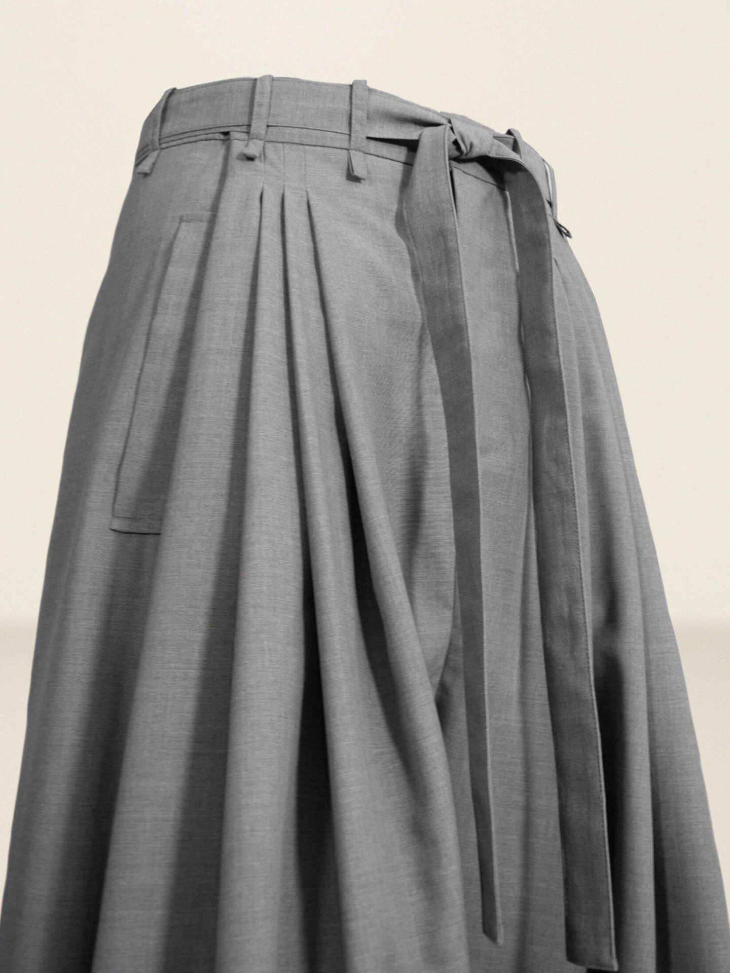 COLOR-BLOCK PLEATED TROUSERS