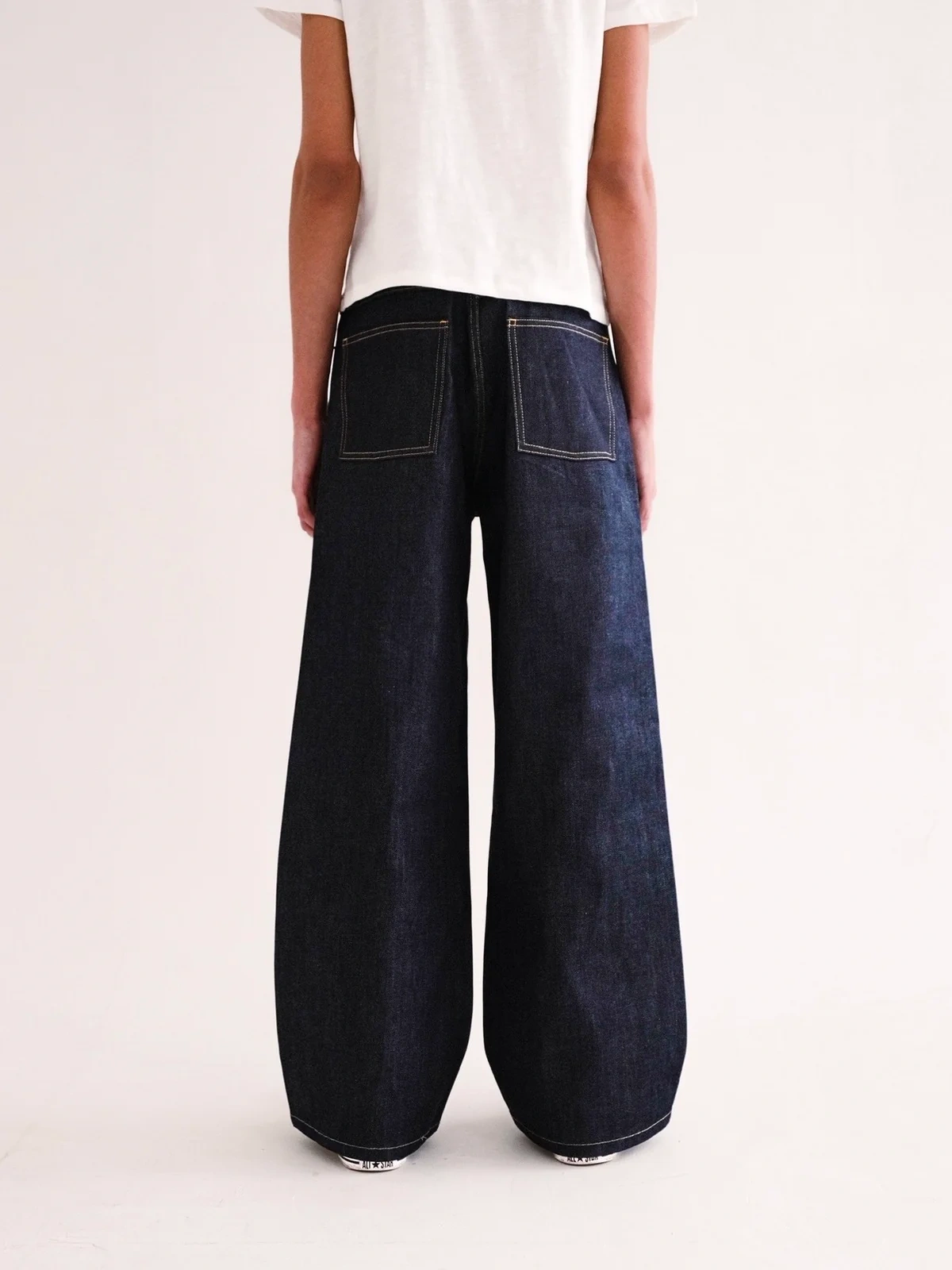 RAW SELVEDGE WIDE LEG DENIM