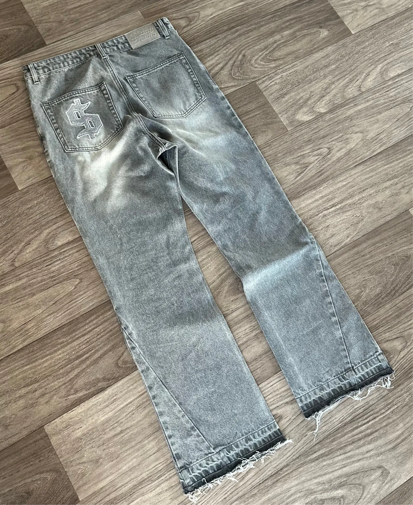 RAW EDGE GREY WASH DENIM