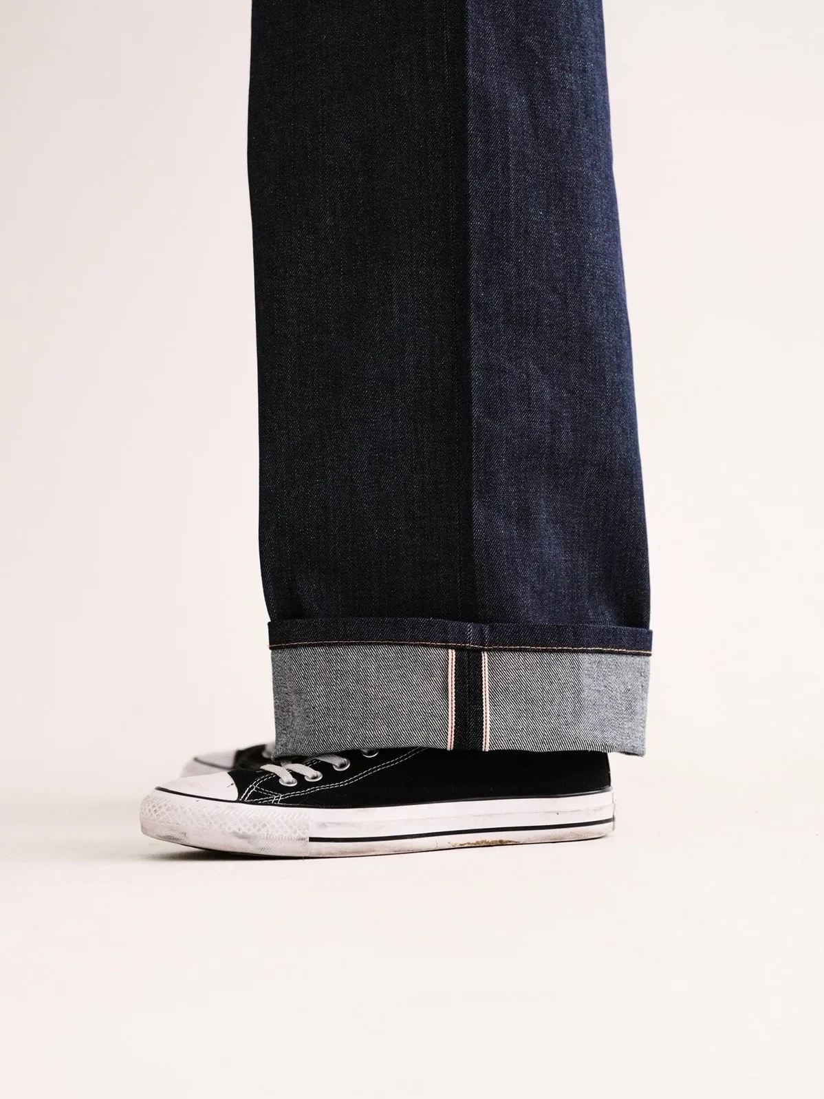RAW SELVEDGE WIDE LEG DENIM