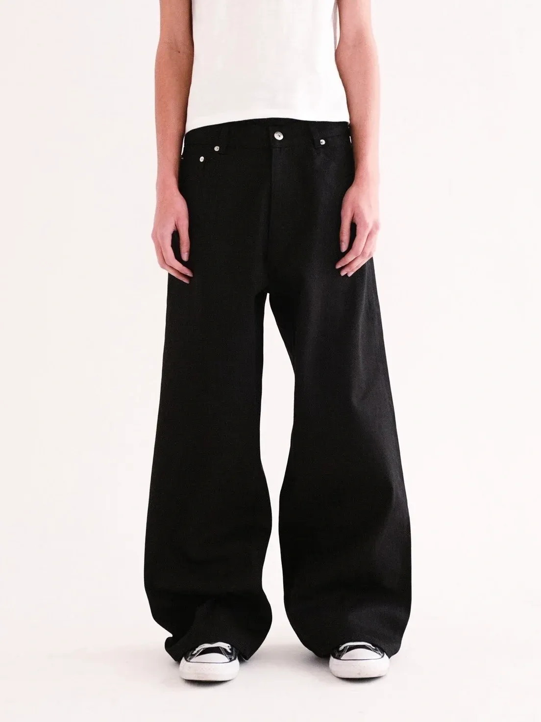 RAW SELVEDGE WIDE LEG DENIM