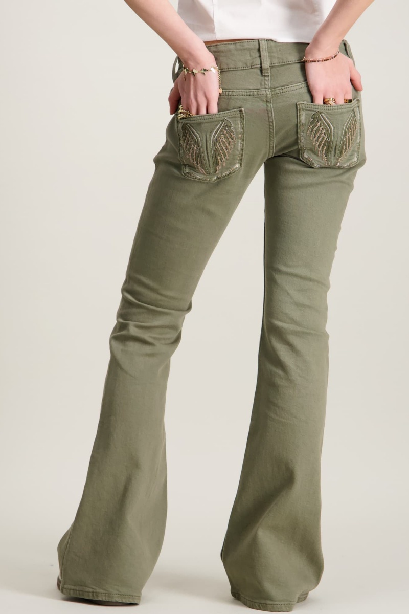 PLEATED FLARE JEANS