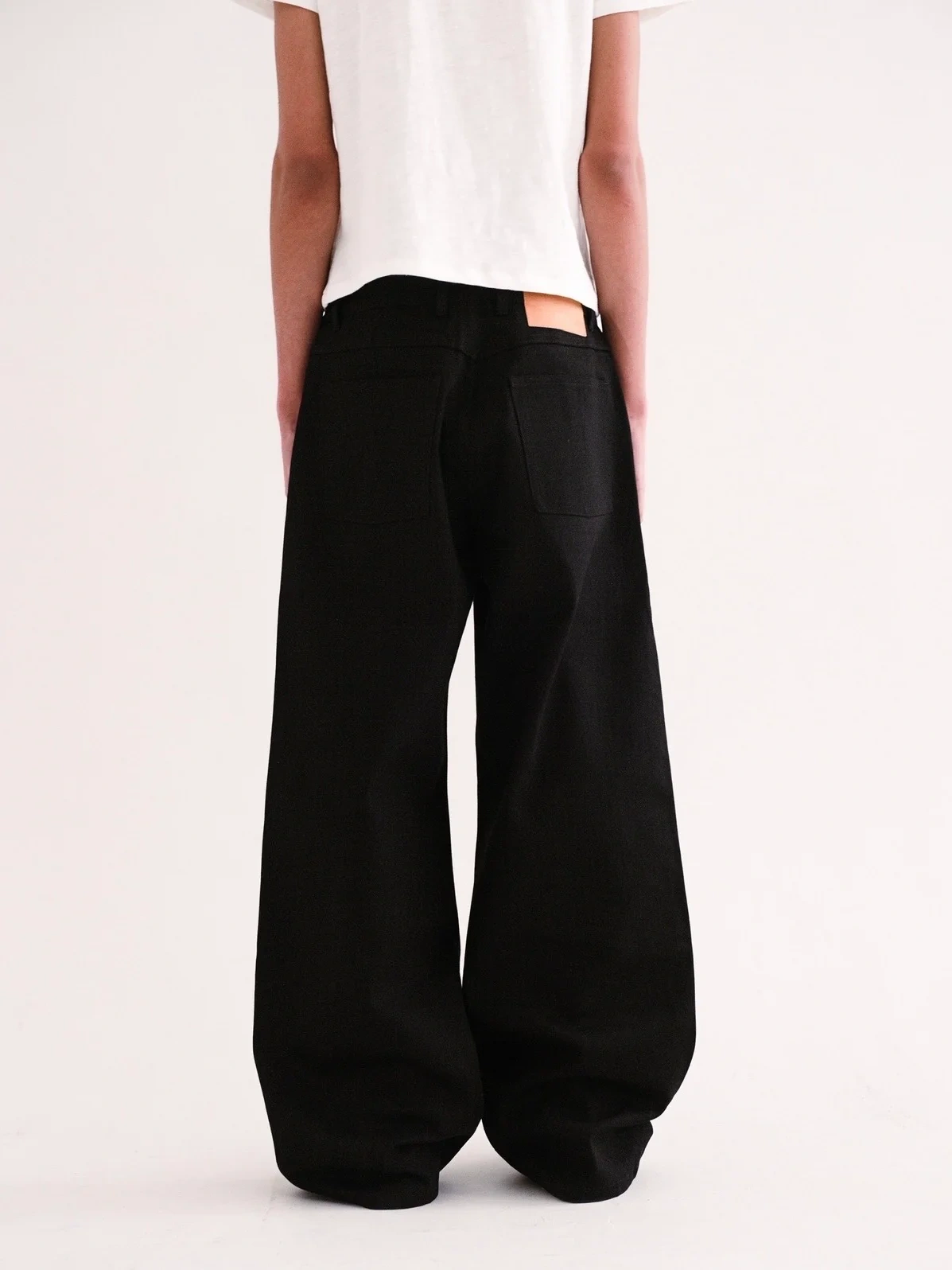 RAW SELVEDGE WIDE LEG DENIM