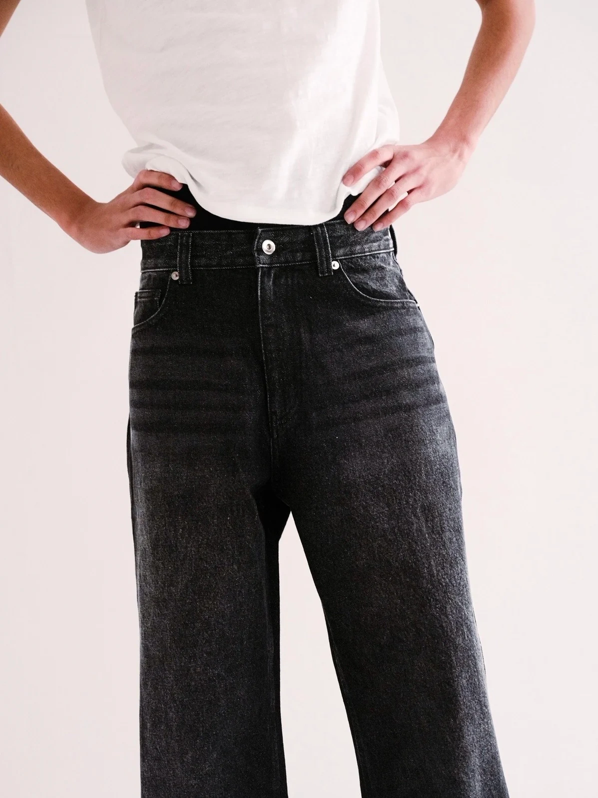 WIDE LEG DENIM