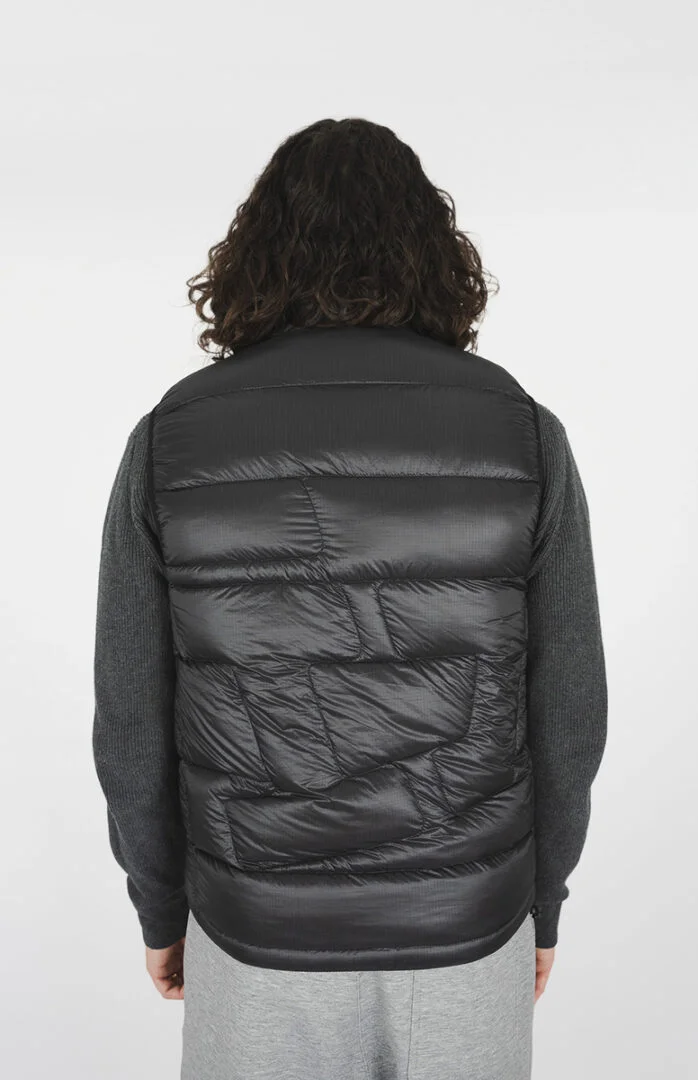 DOWN VEST