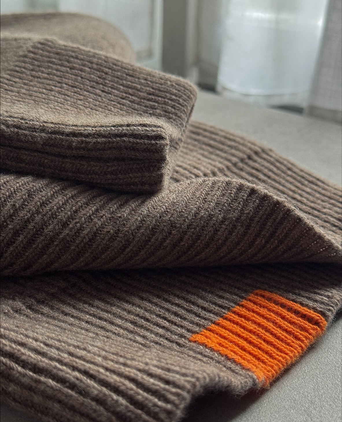 HEAVY RIBBED RELAXED KNIT SWEATER