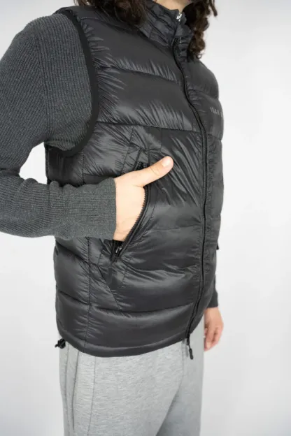 DOWN VEST
