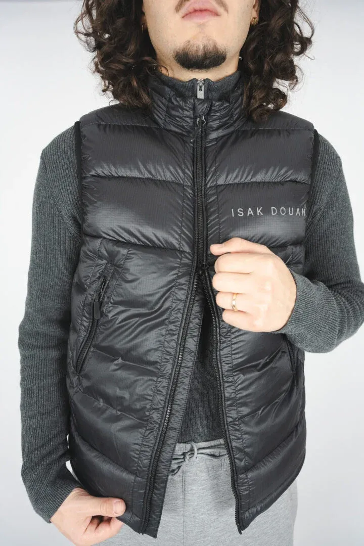 DOWN VEST