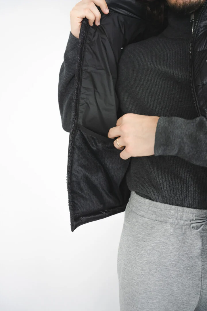DOWN VEST