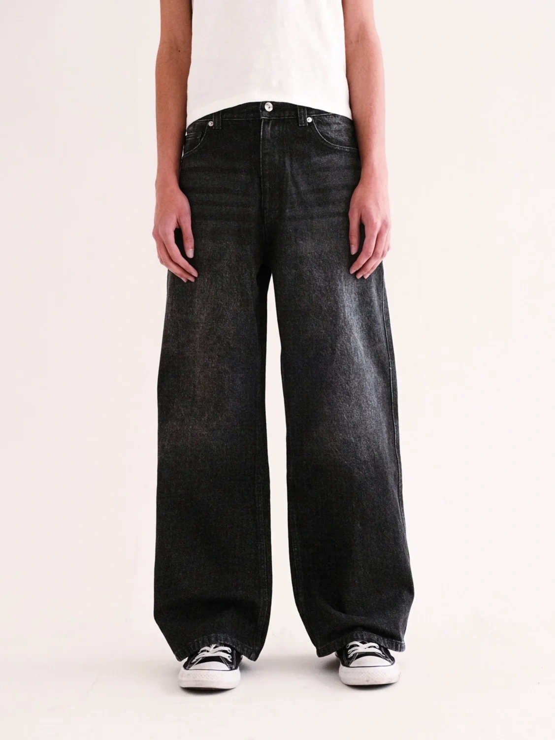 WIDE LEG DENIM