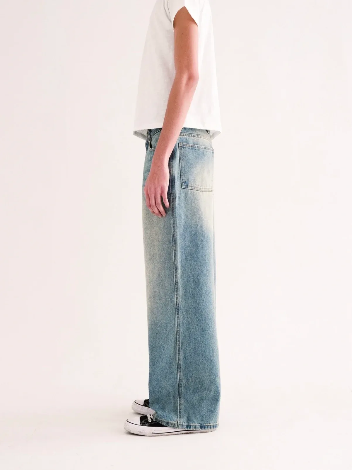 WIDE LEG DENIM