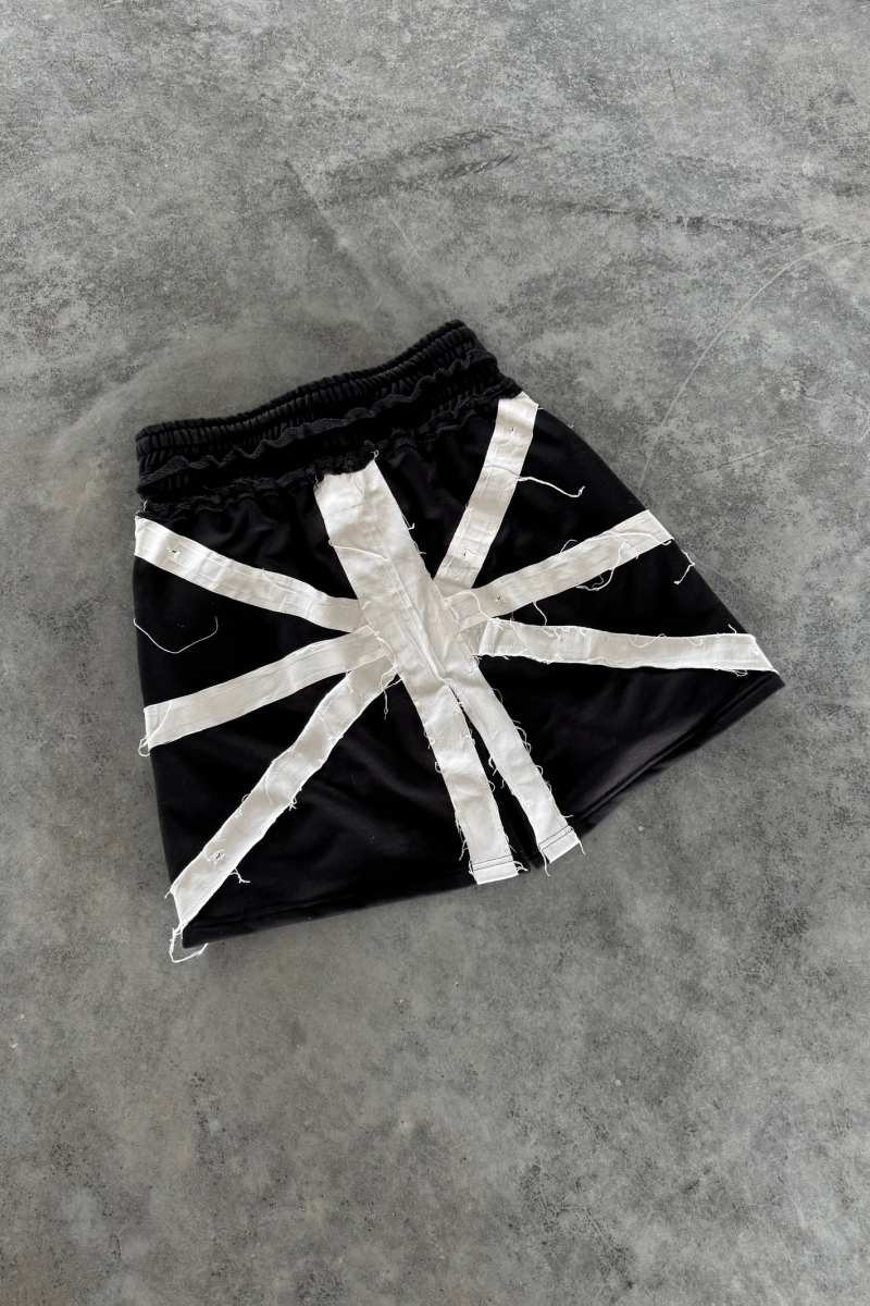 Double-waistband shorts with British-style elements