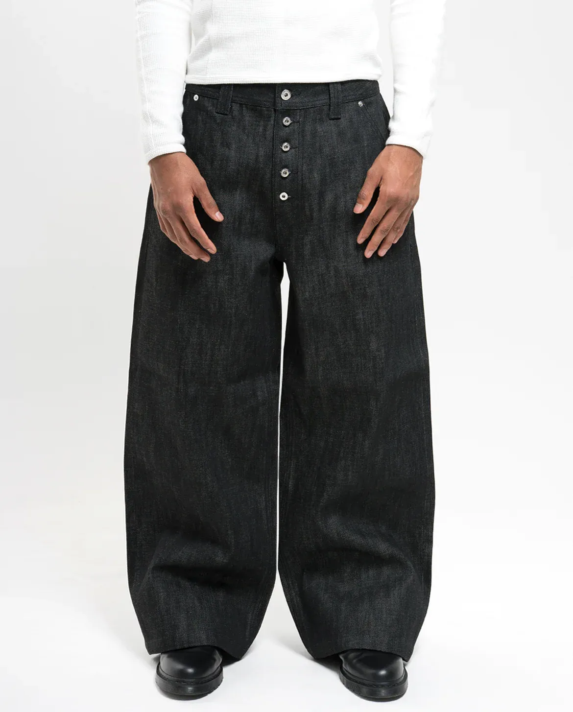 RAW SELVEDGE LOOSE FIT JEANS