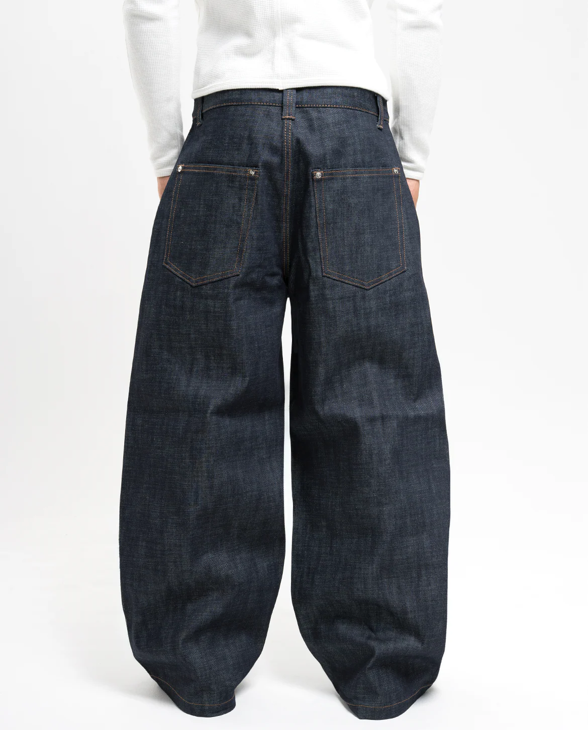 RAW SELVEDGE LOOSE FIT JEANS