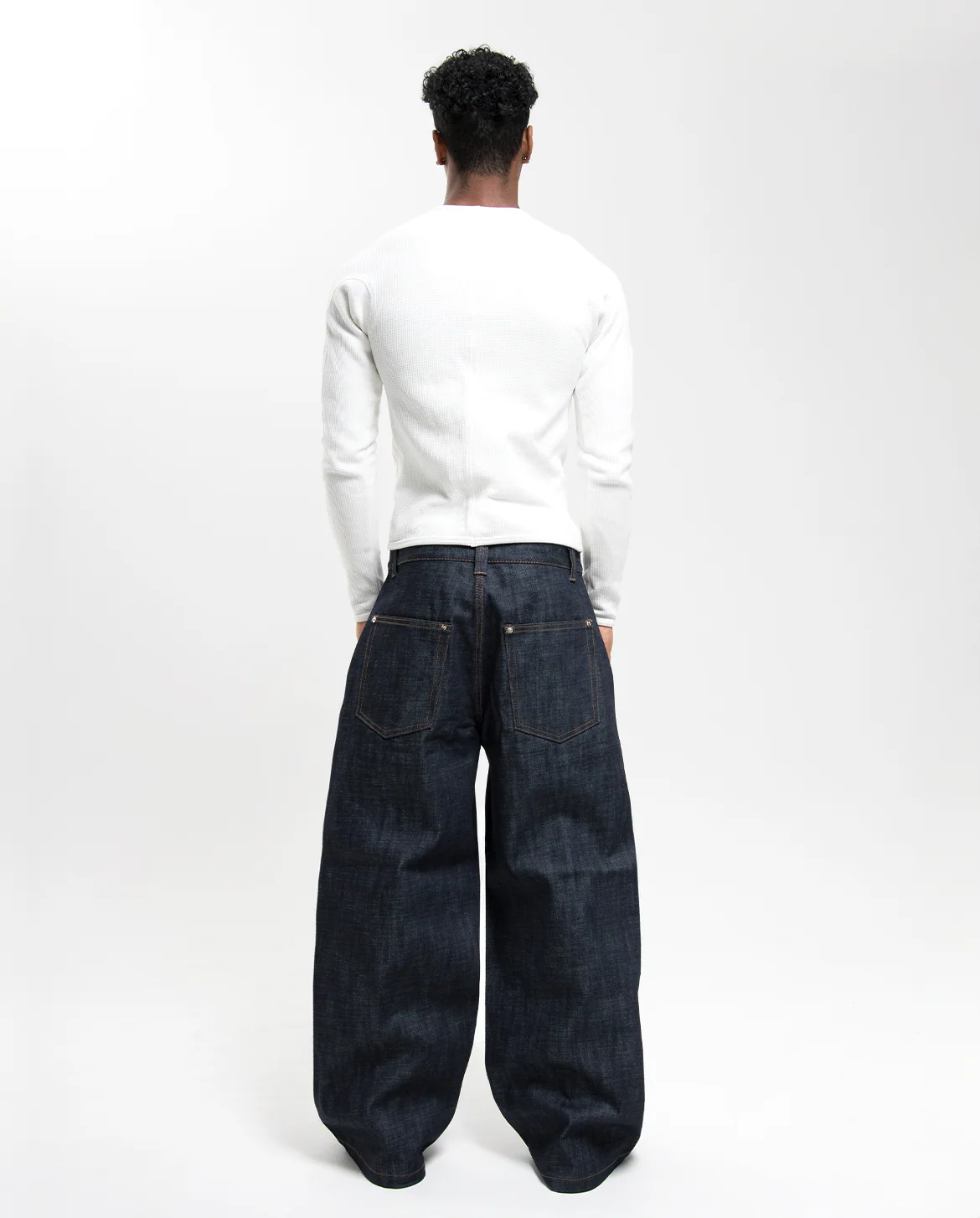 RAW SELVEDGE LOOSE FIT JEANS