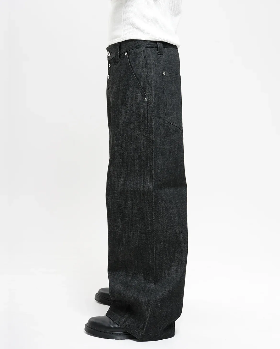 RAW SELVEDGE LOOSE FIT JEANS