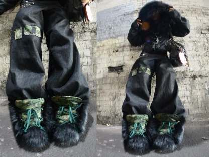 Baggy Double-Buttoned Jeans