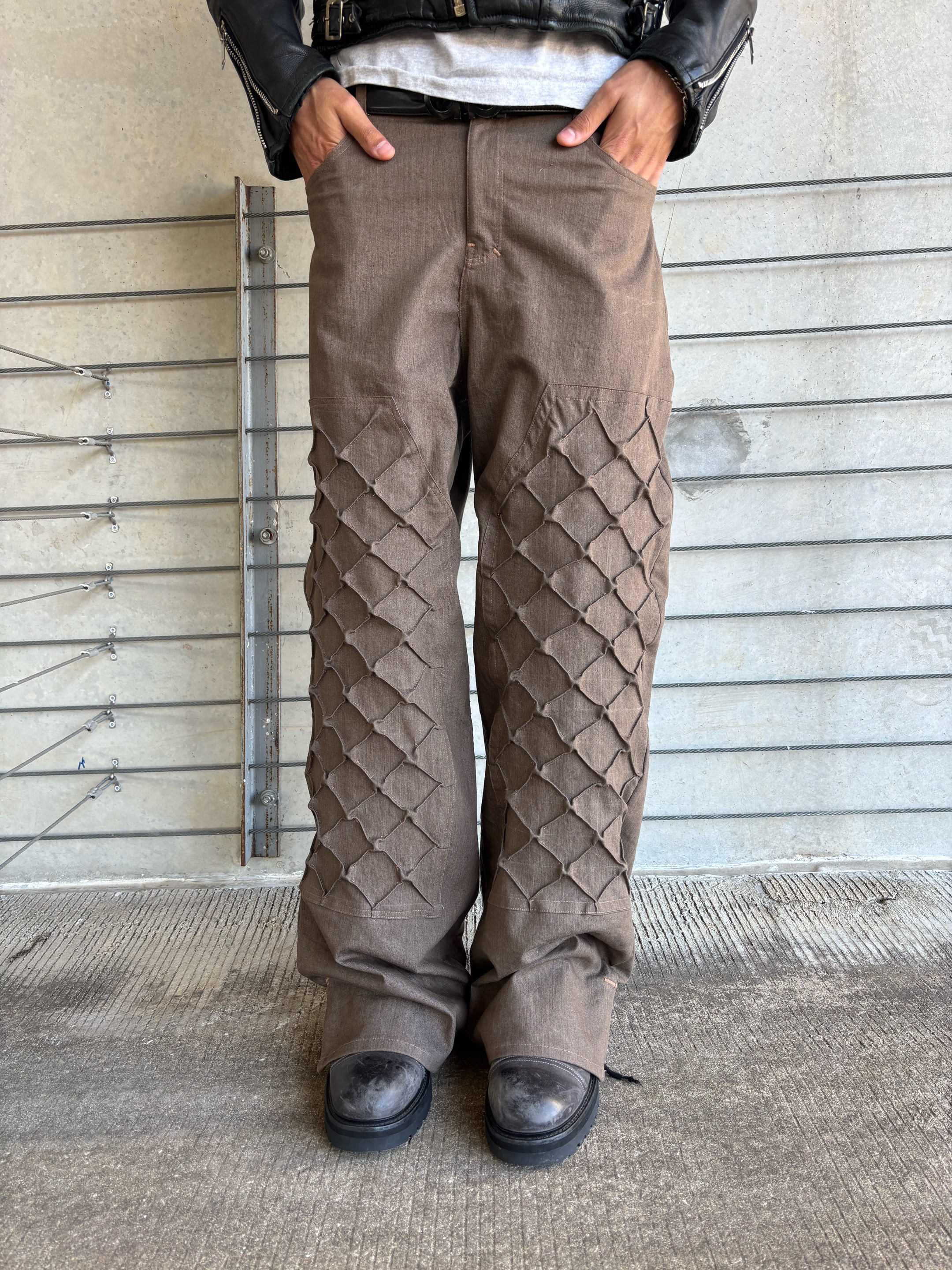 scale embossed structure pants