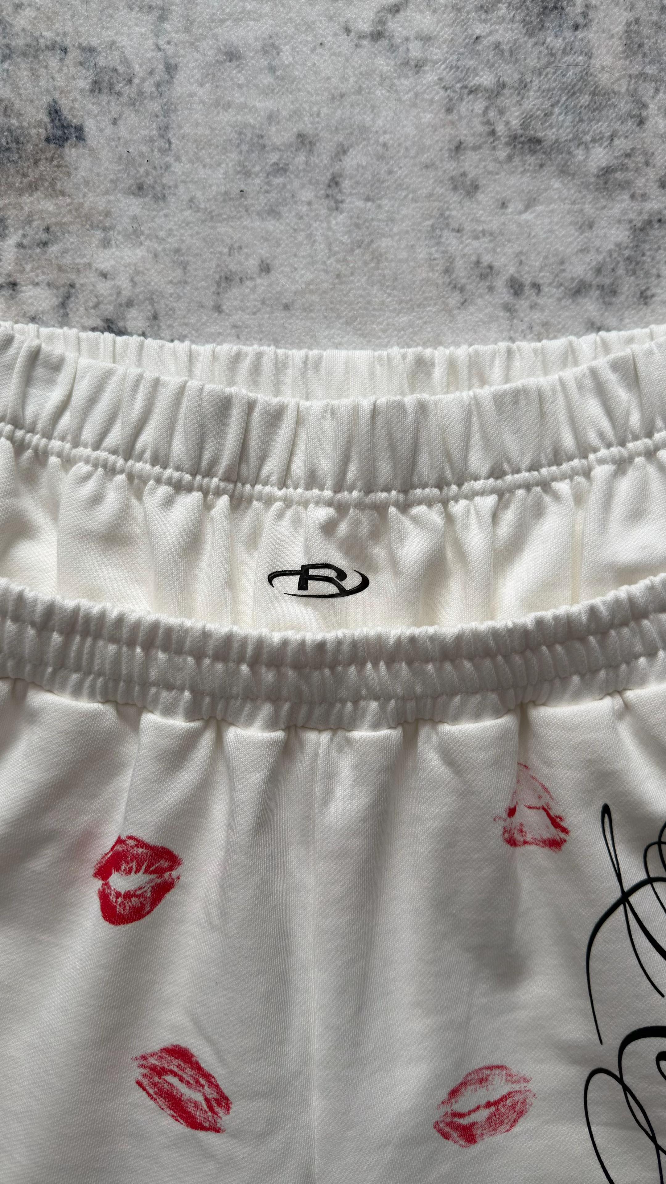 DOUBLE-LAYER RED LIP DRAWSTRING SHORTS