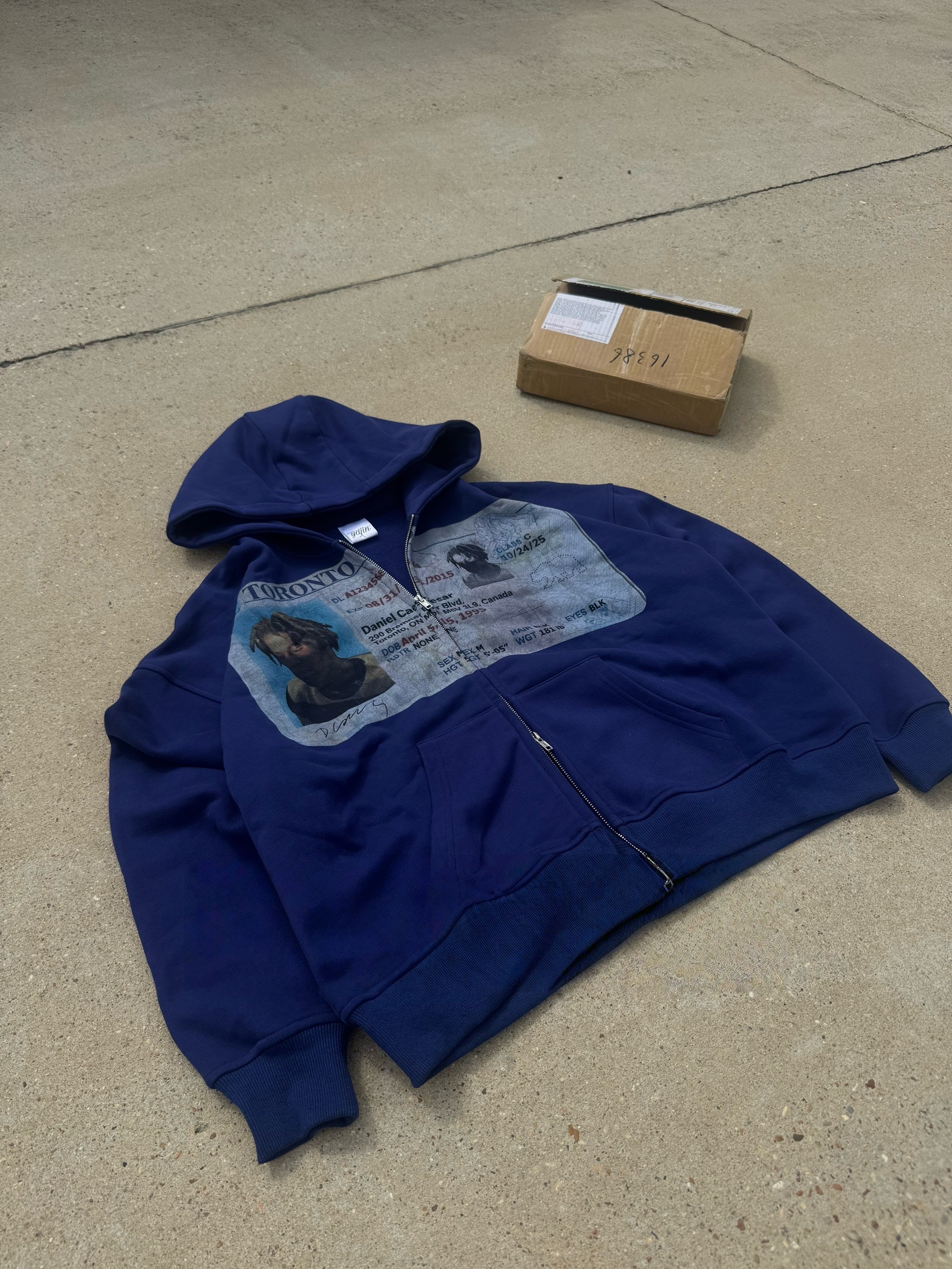 “CAESAR”  ZIP HOODIE