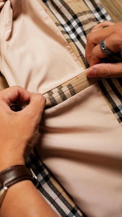 Check-pattern clasp jacket