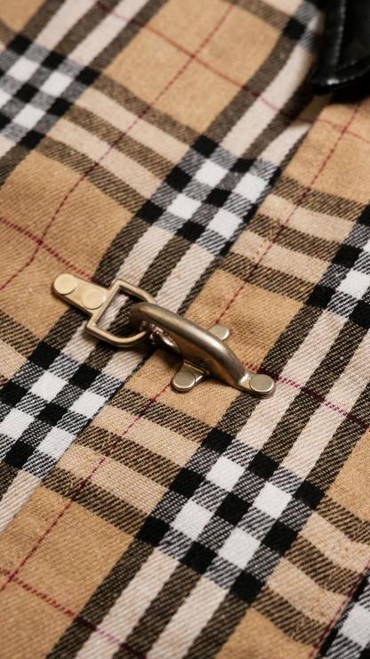 Check-pattern clasp jacket