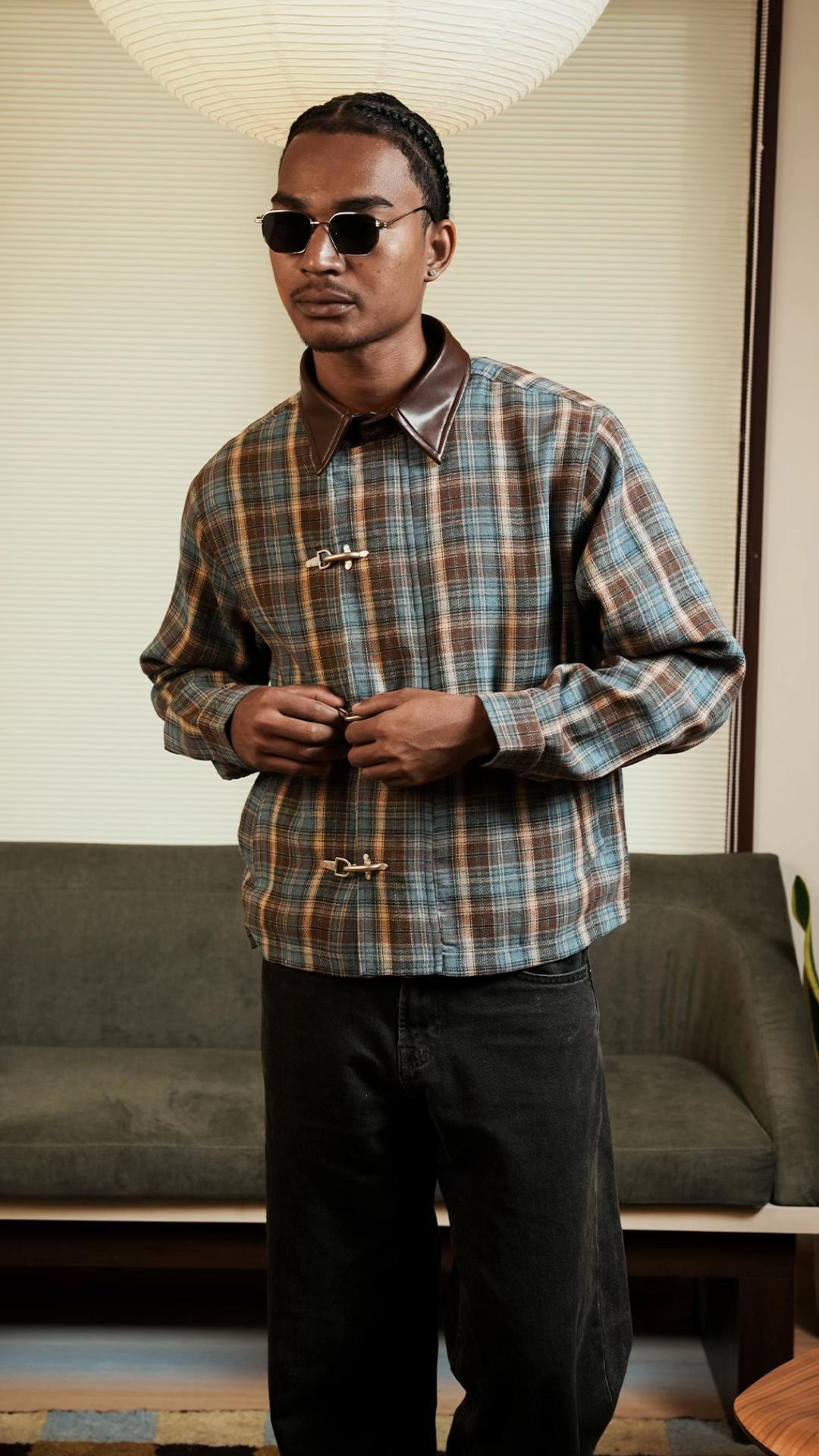 Check-pattern clasp jacket