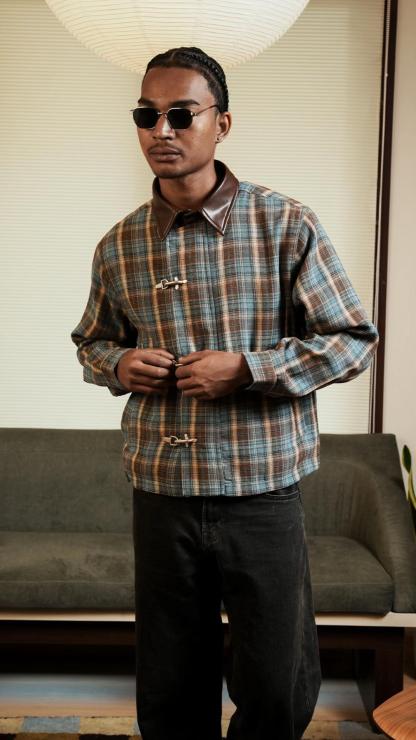 Check-pattern clasp jacket