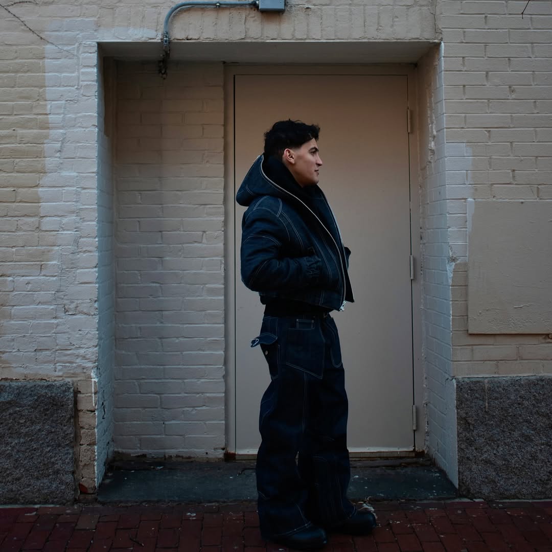 SPLIT-LINE DENIM BOMBER JEANS