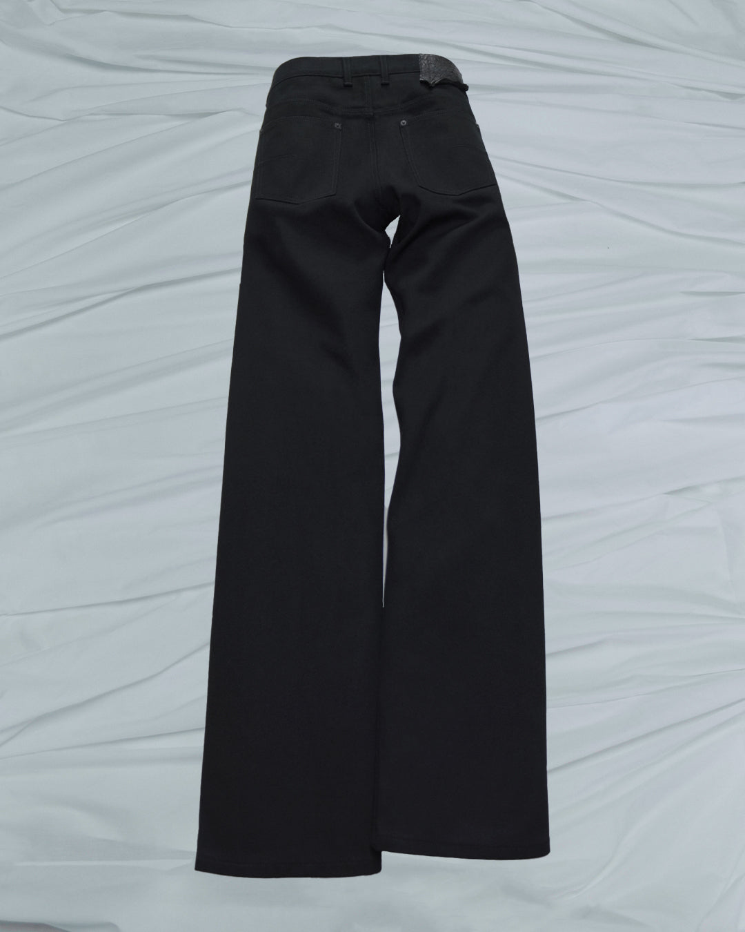 STRAIGHT LEG DENIM