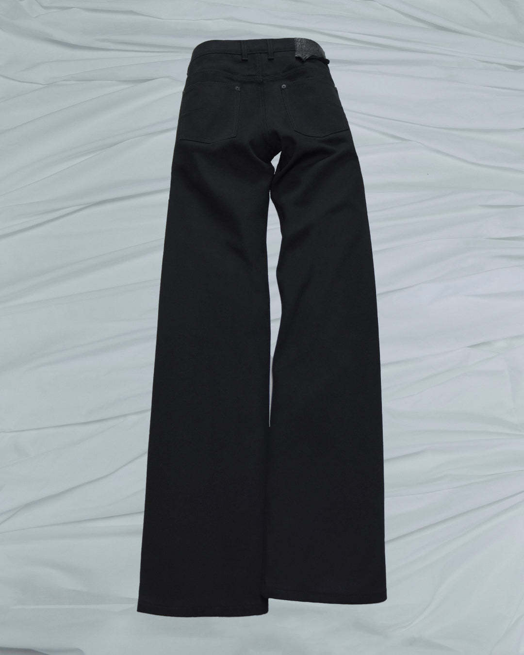 STRAIGHT LEG DENIM