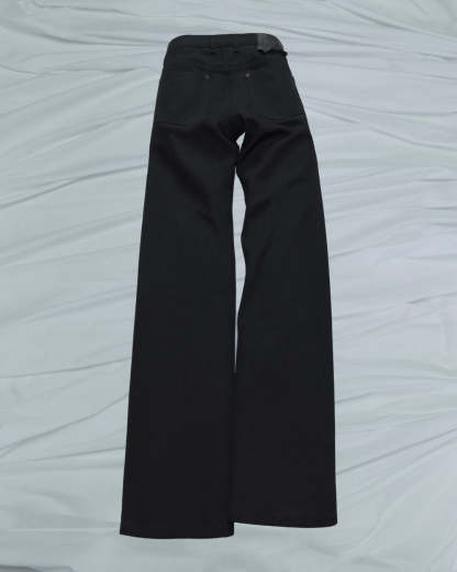 STRAIGHT LEG DENIM