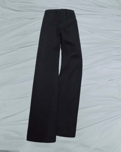 STRAIGHT LEG DENIM