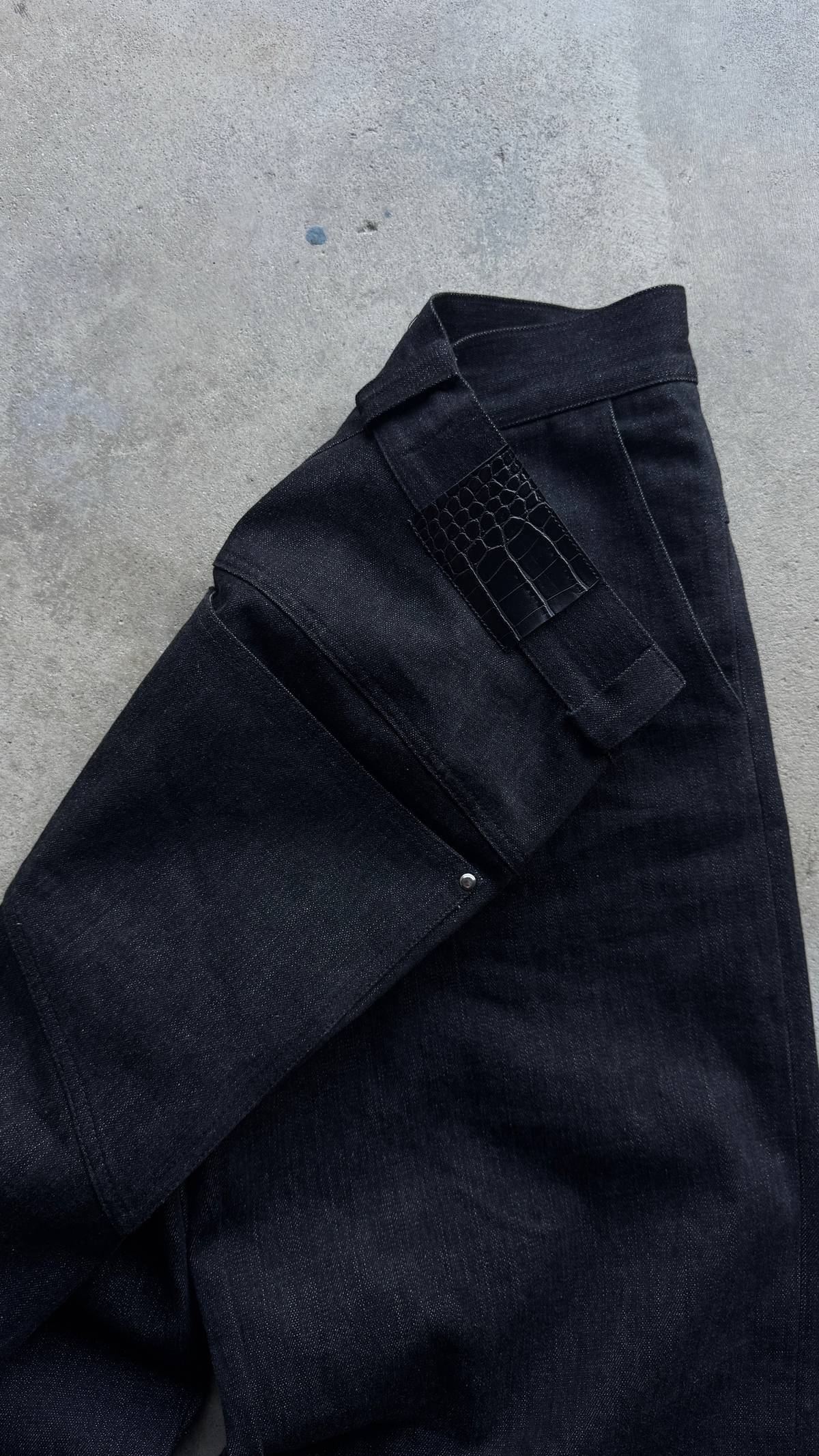 BLACK SELVEDGE DENIM