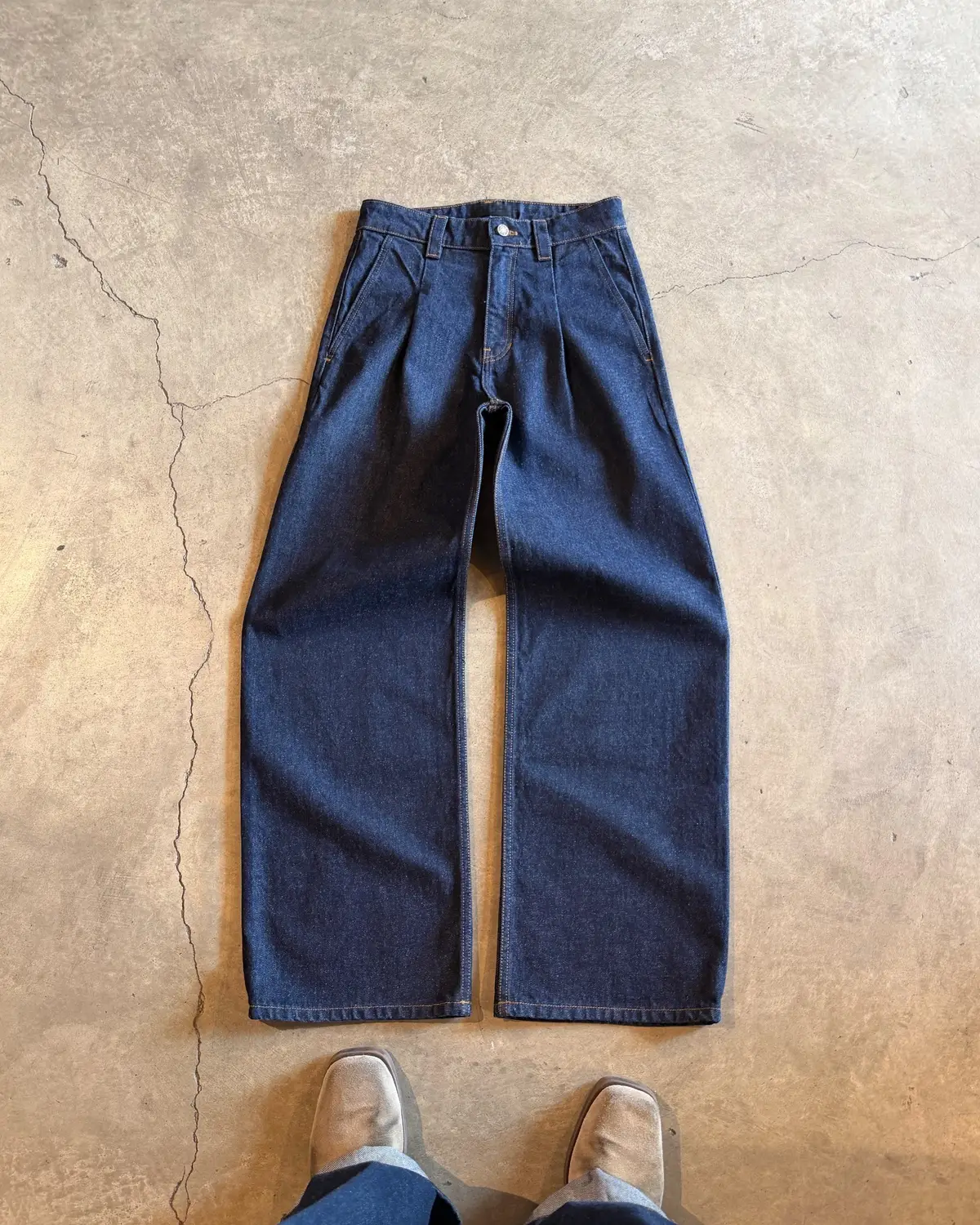 SHIBUYA PLEATED PANTS | STRAIGHT-WIDE LEG