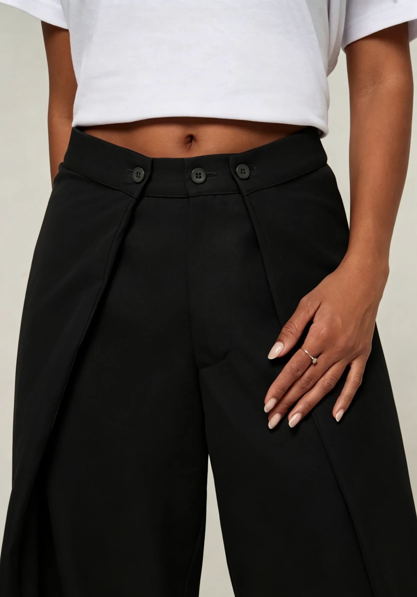 Flex Pleated Pants